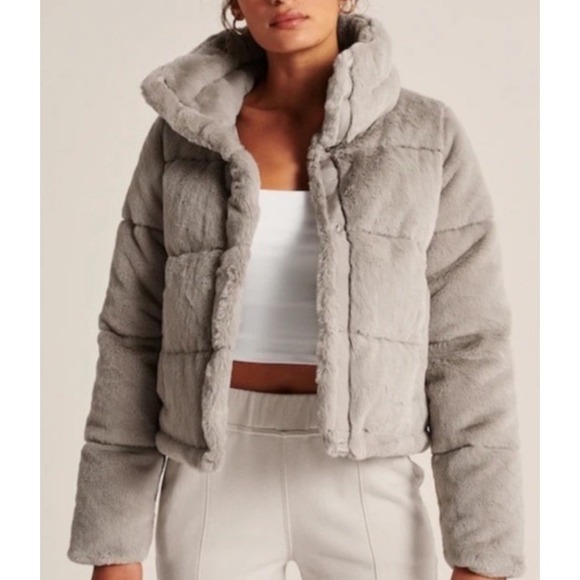 Abercrombie & Fitch Jackets & Blazers - The Abercrombi & Fitch Mini Puffer Jacket Beige Faux Fur Cropped Soft Large